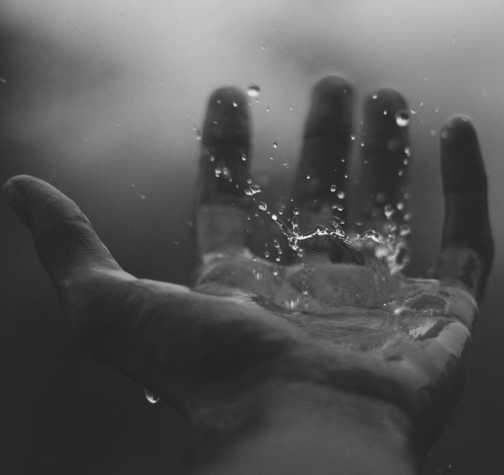 Water splashing of a hand